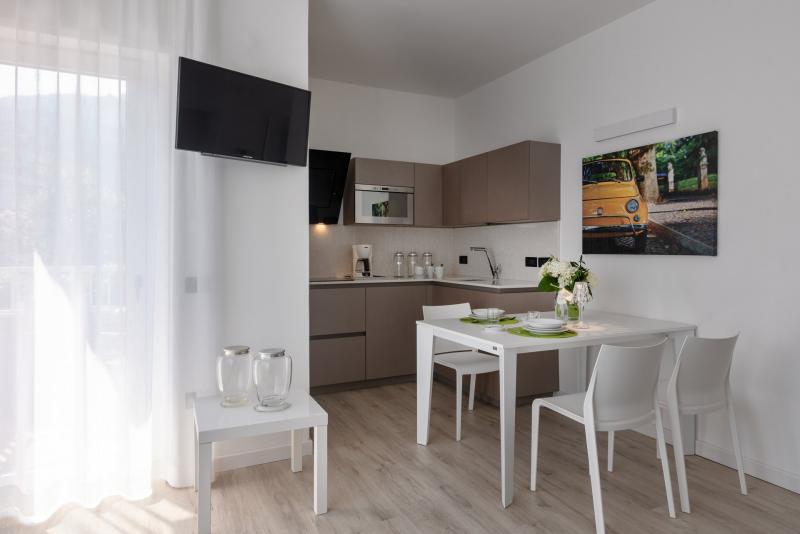 Design apartments on Garda lake for active holidays in Torbole | Residence Toblini 